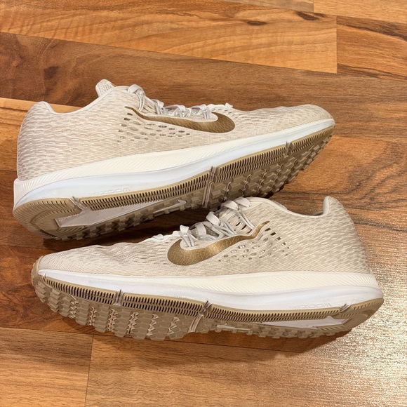 Nike Women's Athletic Shoes - cream  and gold - Picture 3 of 8